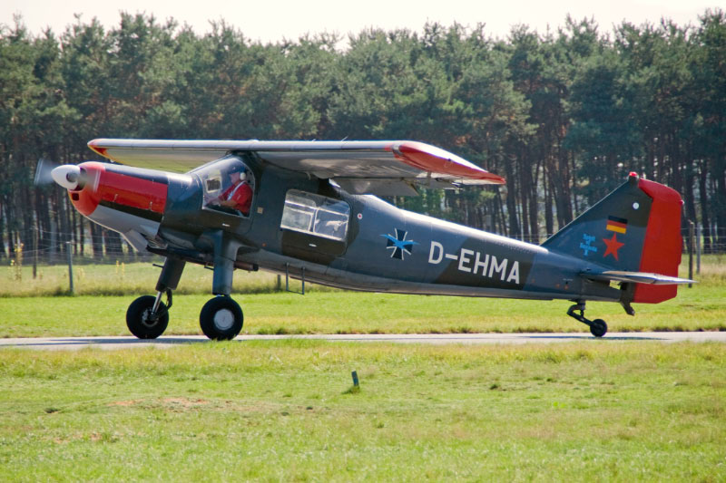 Historisches_Flugzeug-DO_27-D-EHMA-Landung