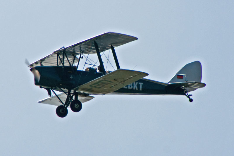 Historisches_Flugzeug-De_Havilland_DH_82_A_Tiger_Moth-D-EBKT