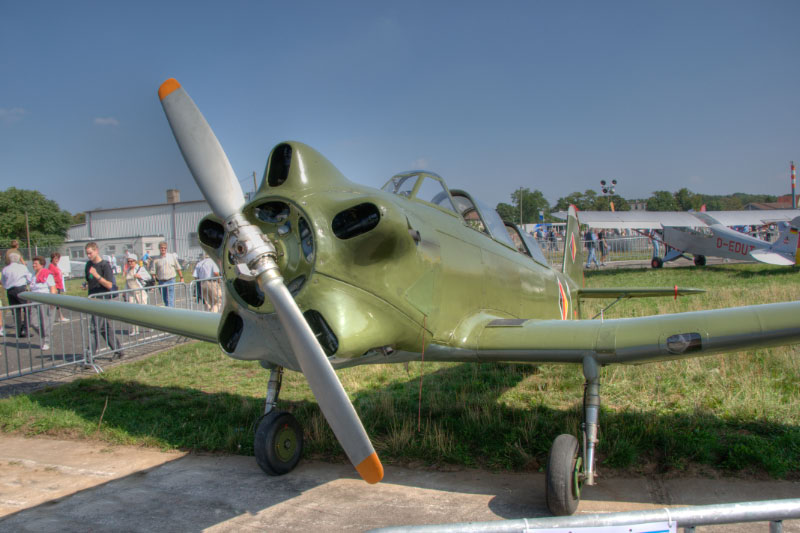 Historisches_Flugzeug-Yak_18-D-EYAK-HDR_1